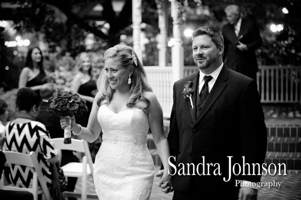 Best Courtyard Lake Lucerne wedding photographer - Sandra Johnson (SJFoto.com)
